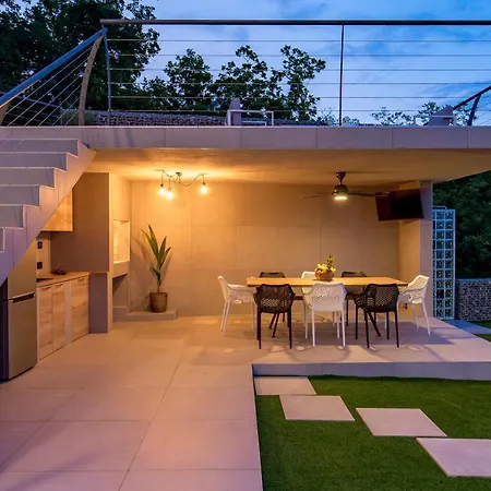 Vila Lavinia