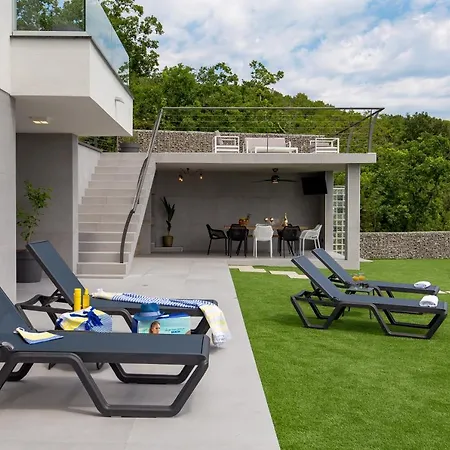 Villa Lavinia *