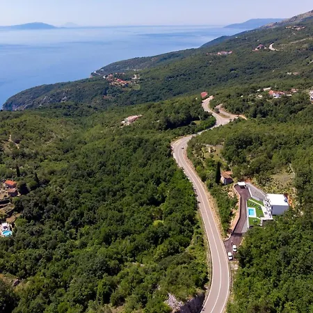 Villa Lavinia *